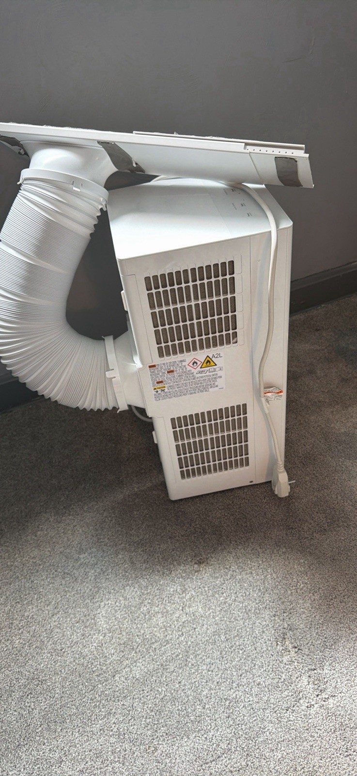 Vissani 5,000 BTU Window AC Unit 115V White VAW05R1AWTFR