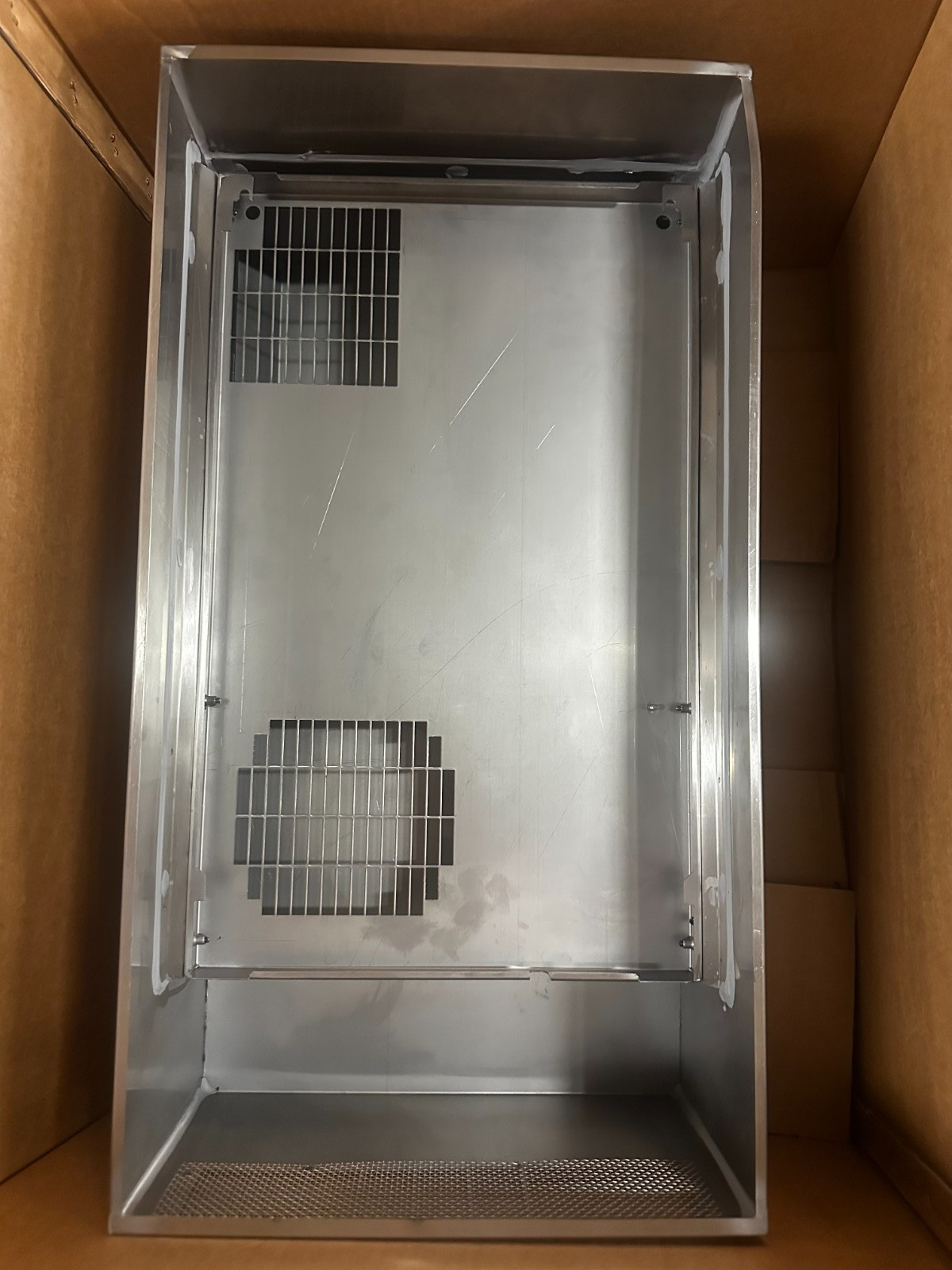 Seifert Systems Mdl. KG-4268 SlimLine Control Cabinet Air Conditioner w/ cover