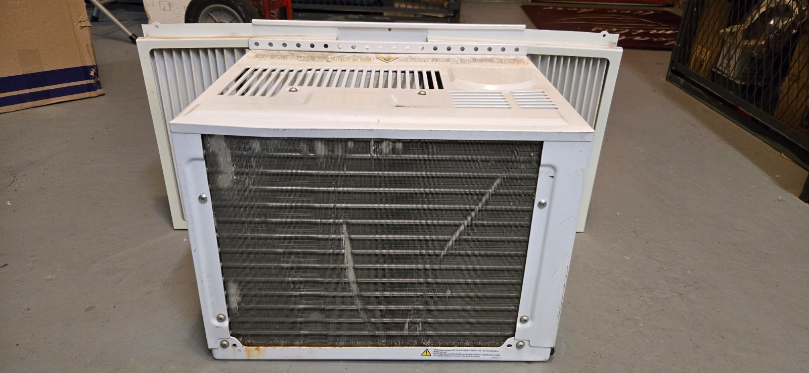 GE AEW06LYQ1 115-volt, 6,000 BTU Window A/C