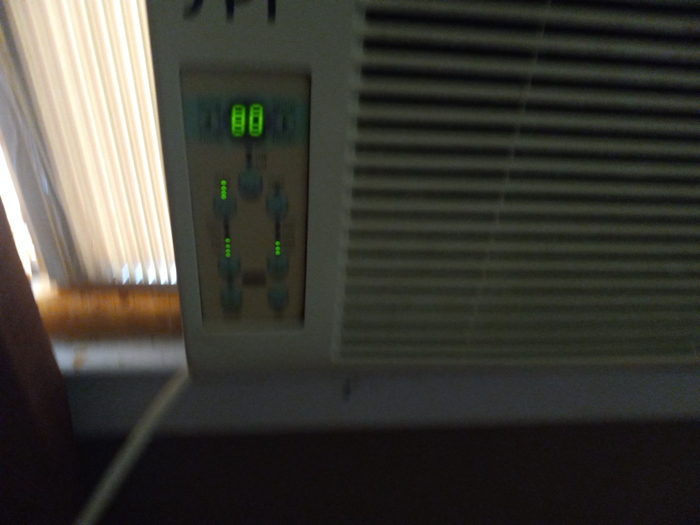 10,000 BTU Window AC UNIT (USED)