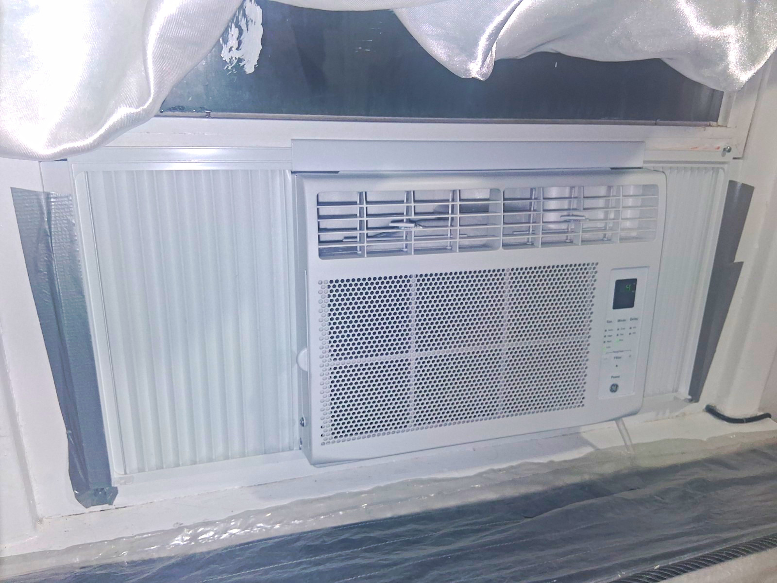 GE 6000-6999 BTU Window Air Conditioner 115V Digital Display Remote Timer