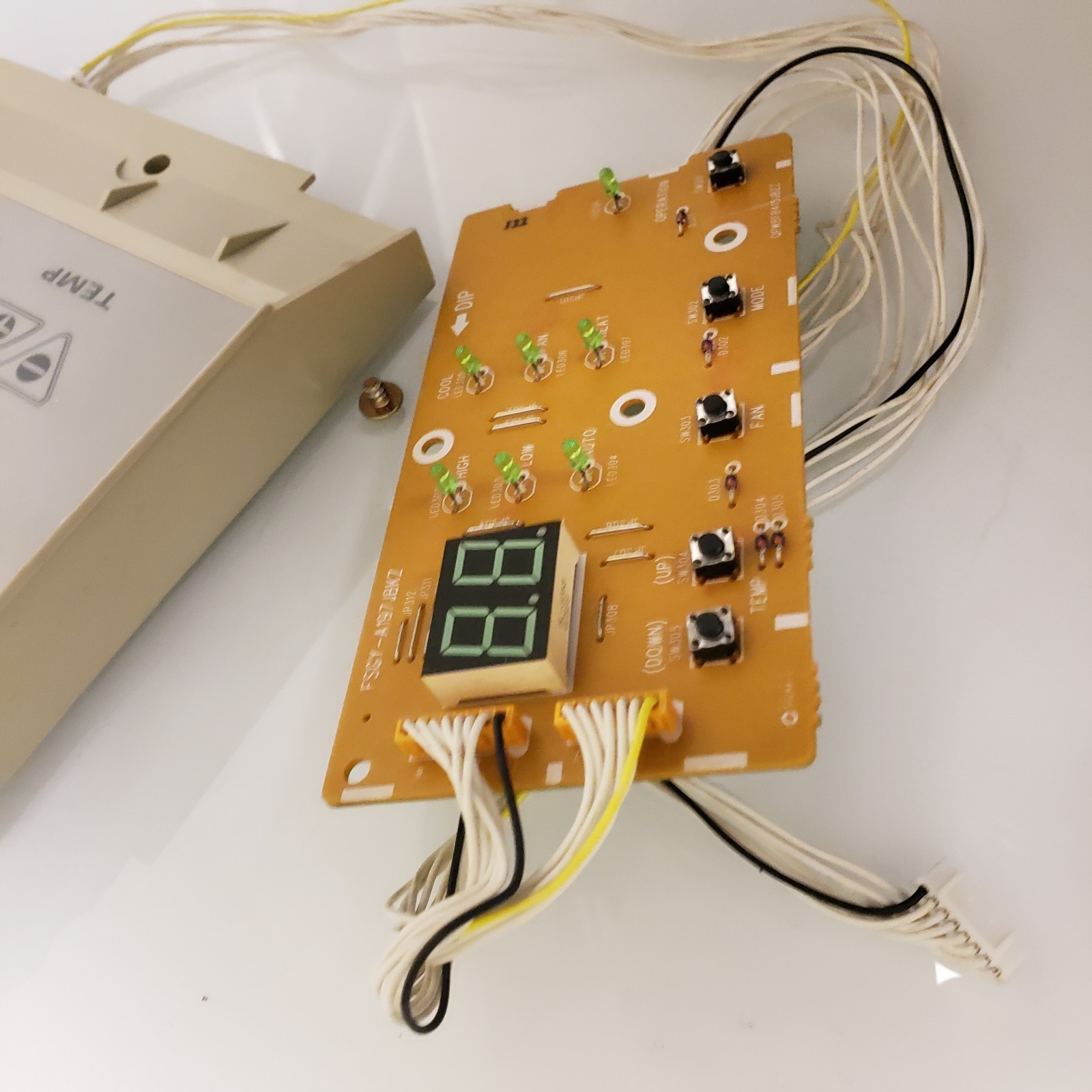 QPEBFB415JBZZ FSGY-A197JBKZ LED305 OEM Control panel of Sharp wall unit