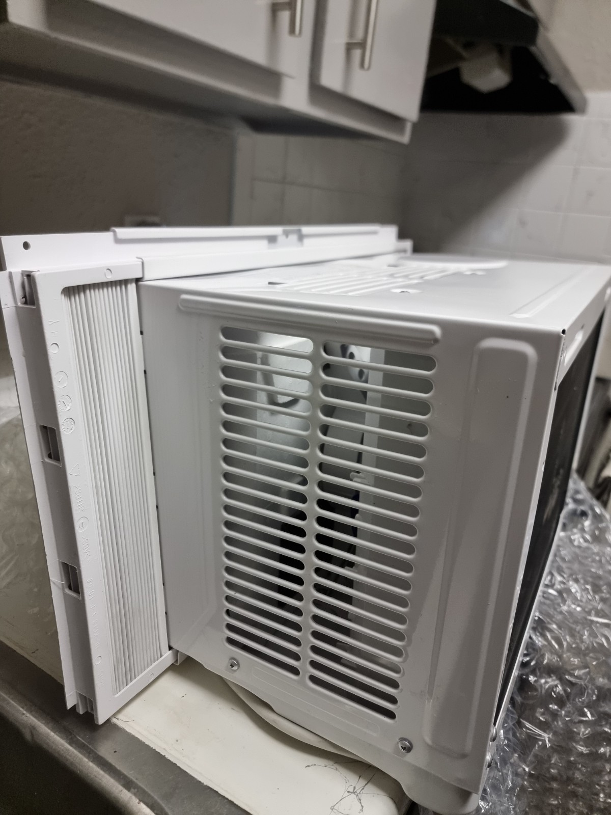 Seasons 8000 BTU, 115-Volt Window Air Conditioner Cool, Only in White (Open Box)