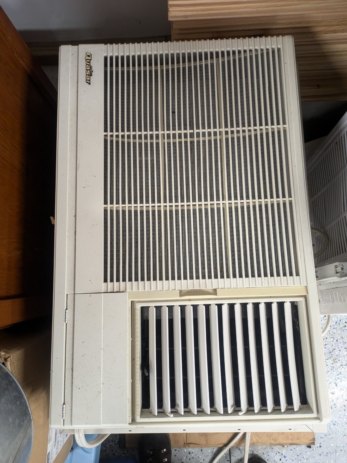 Quasar 20k Btu Window/Wall Air Conditioner Model HQ221GH 220v