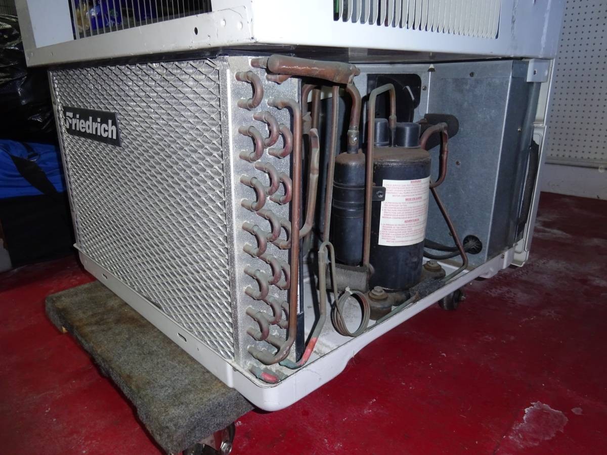 FRIEDRICH AIR CONDITIONER MODEL# SS10L10C 10,400 BTU 110 VOLT 260 CFM WALL MOUNT