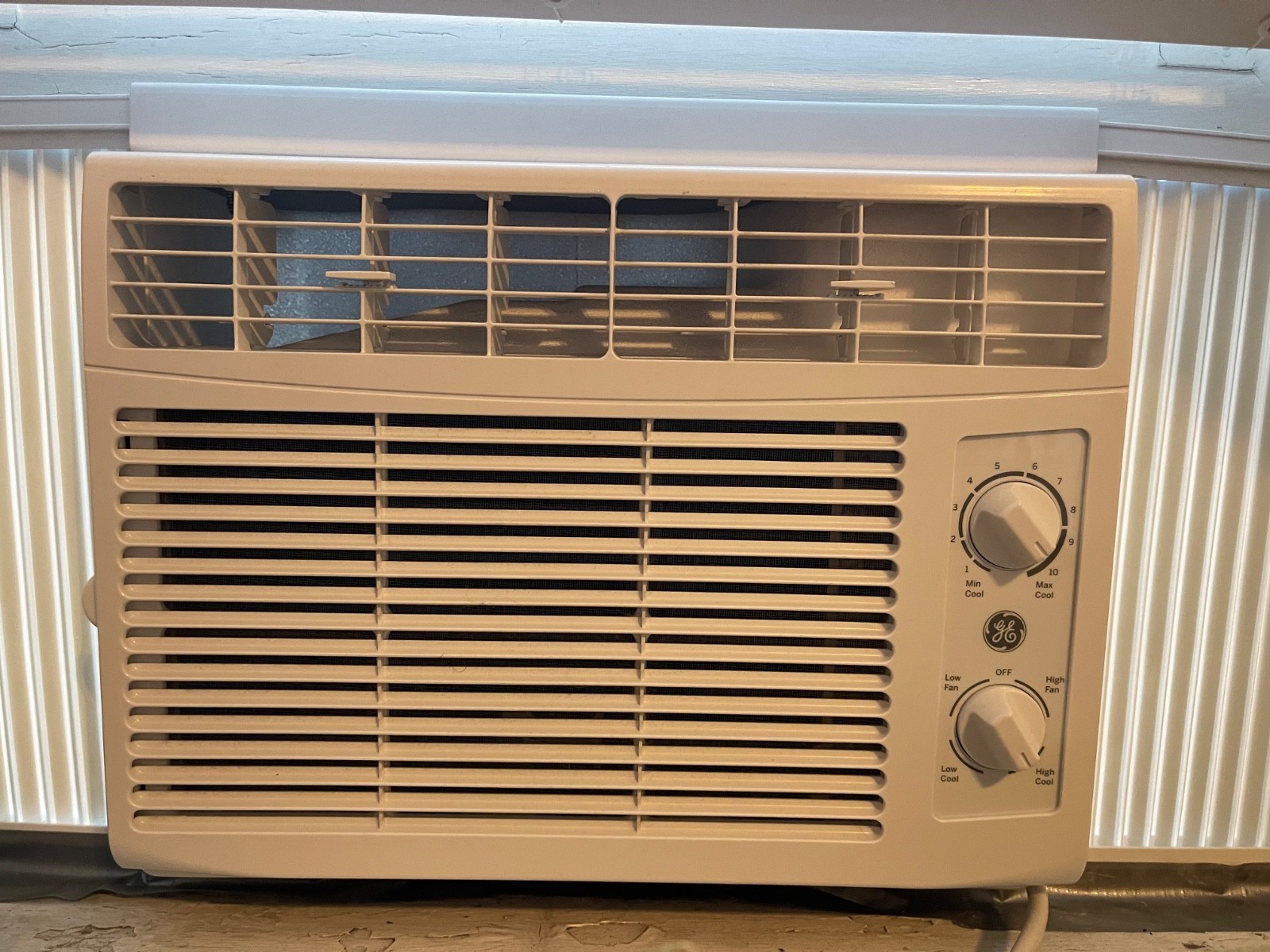 GE 5050 BTU Smart Room Air Conditioner – White (AHV05LZ)