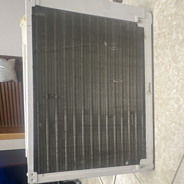 Midea 5000 BTU Window Air Conditioner 115V Mechanical Rotary Knob White