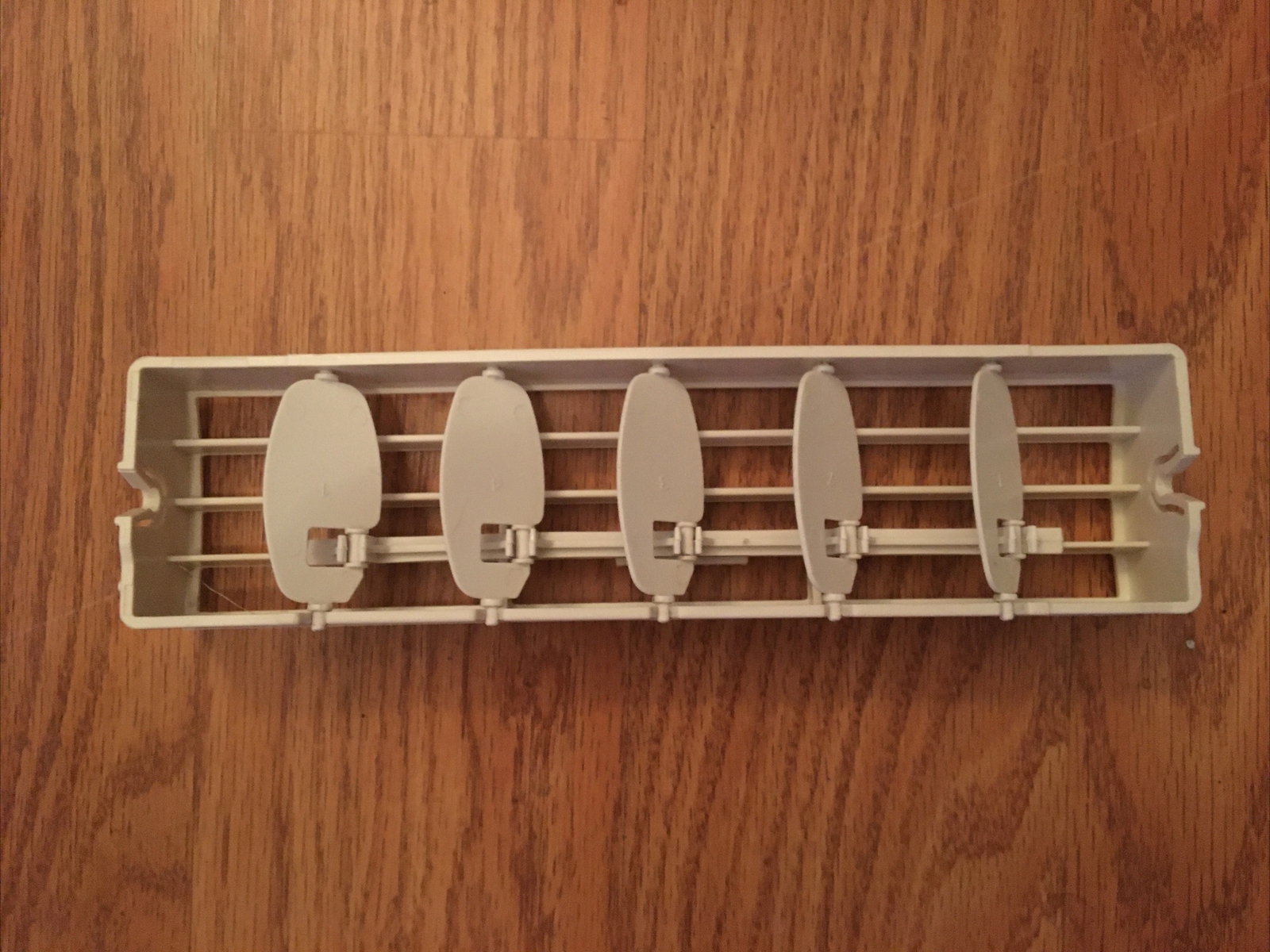 Haier ac model: ESA406N Louvre & air flow lever assembly 8.50×2.20×1.18 in