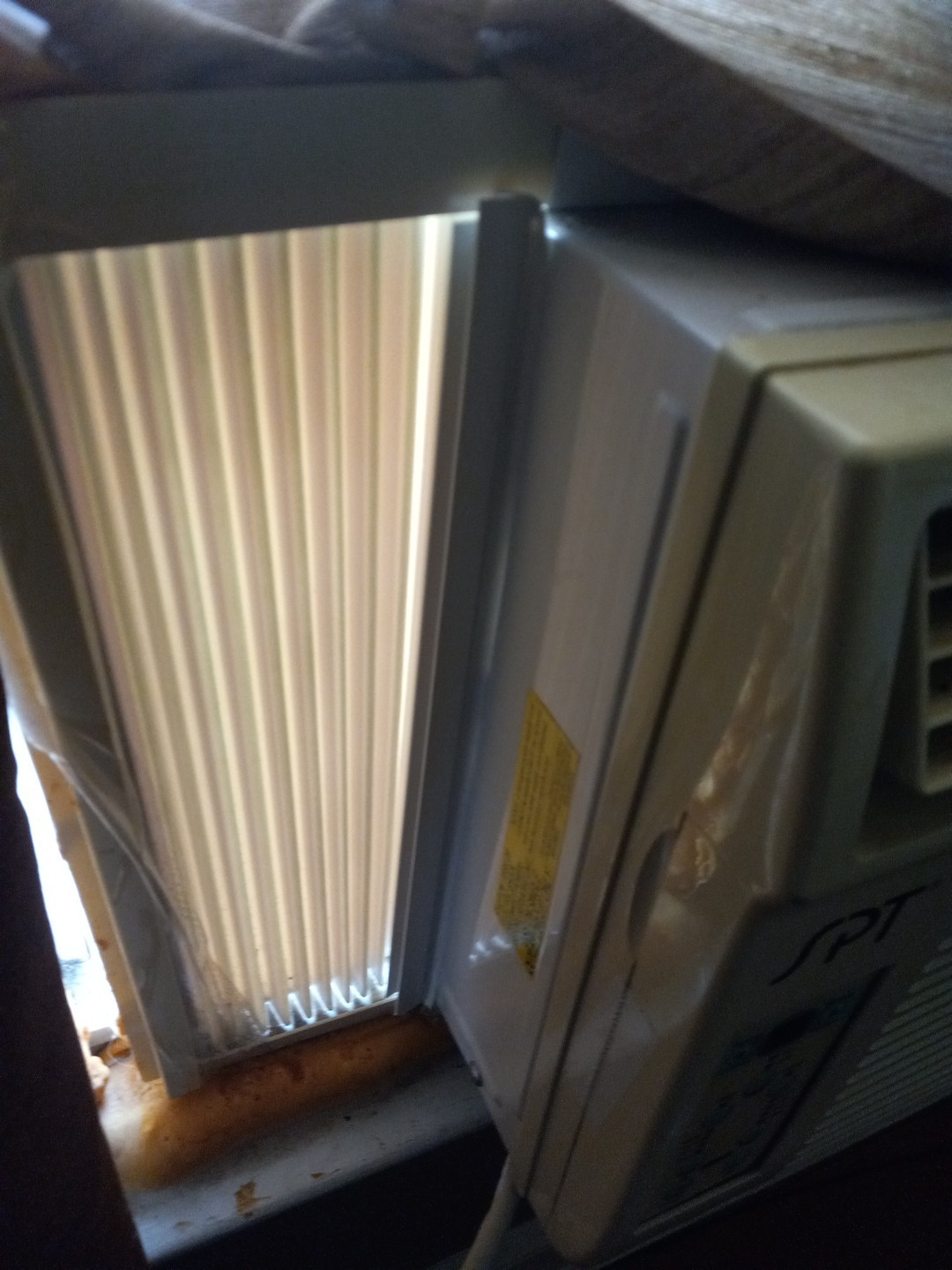 10,000 BTU Window AC UNIT (USED)