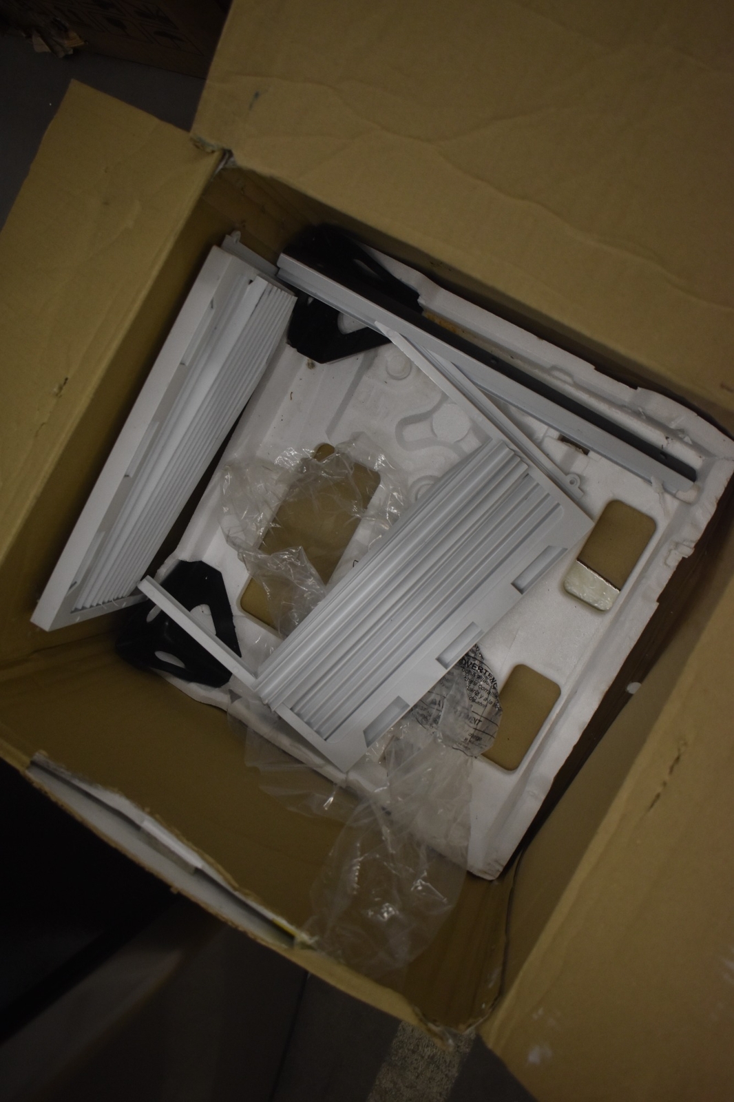 GE AHP06LZ 17&Prime; White 6000-BTU Window Air Conditioner NOB #134843