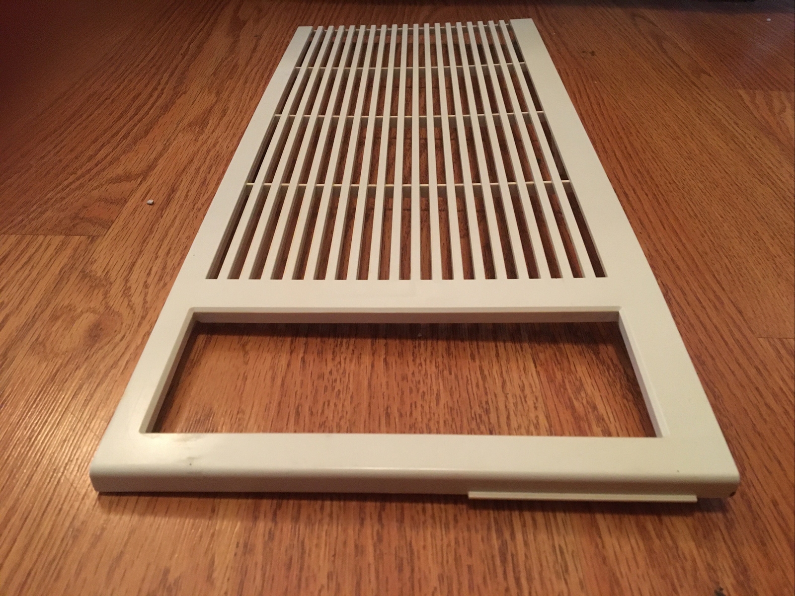 GE ac model: AHM06LWW1 Parts From Panel Air Grille 18.54x 7.83×0.39 in