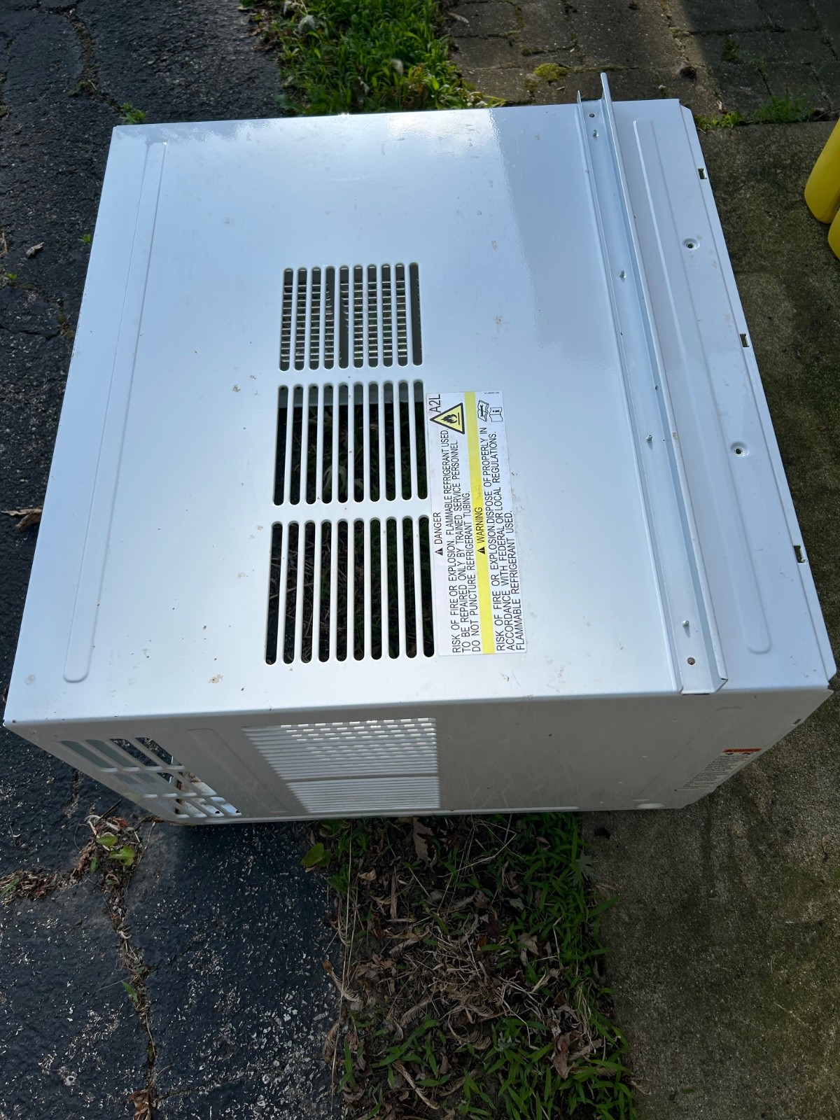 23,500/230V Denali Aire window/wall air conditioner. Cools. Will need Freon .