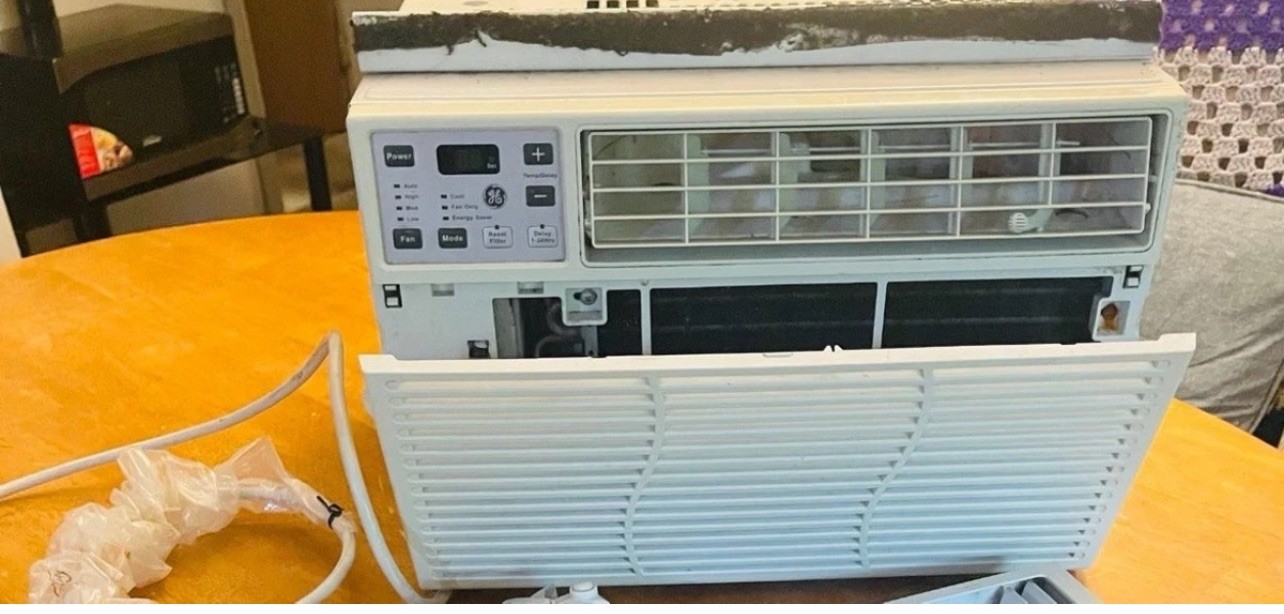 GE AEl06LVQ2 115V BTU 6000 Air Conditioner