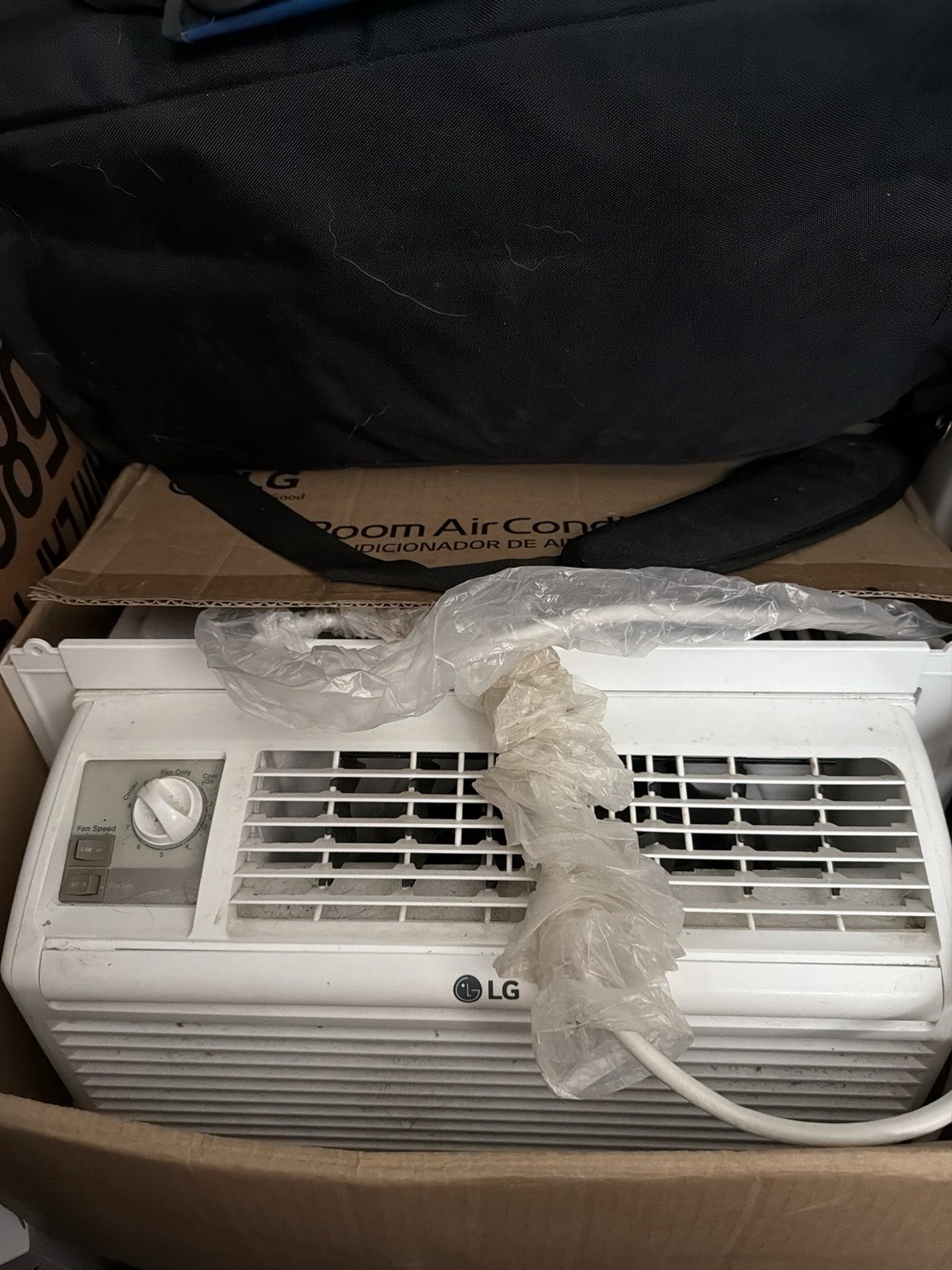 LG 5000 BTU 150 Sq. Ft. 148 CFM 2 Speed Window Air Conditioner