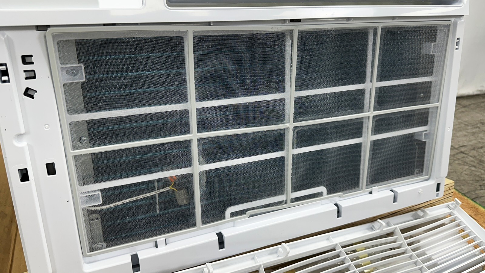 Kanion 220V Walk In Cooler Compressor 2.5 HP 2400W Window Air Conditioner AC