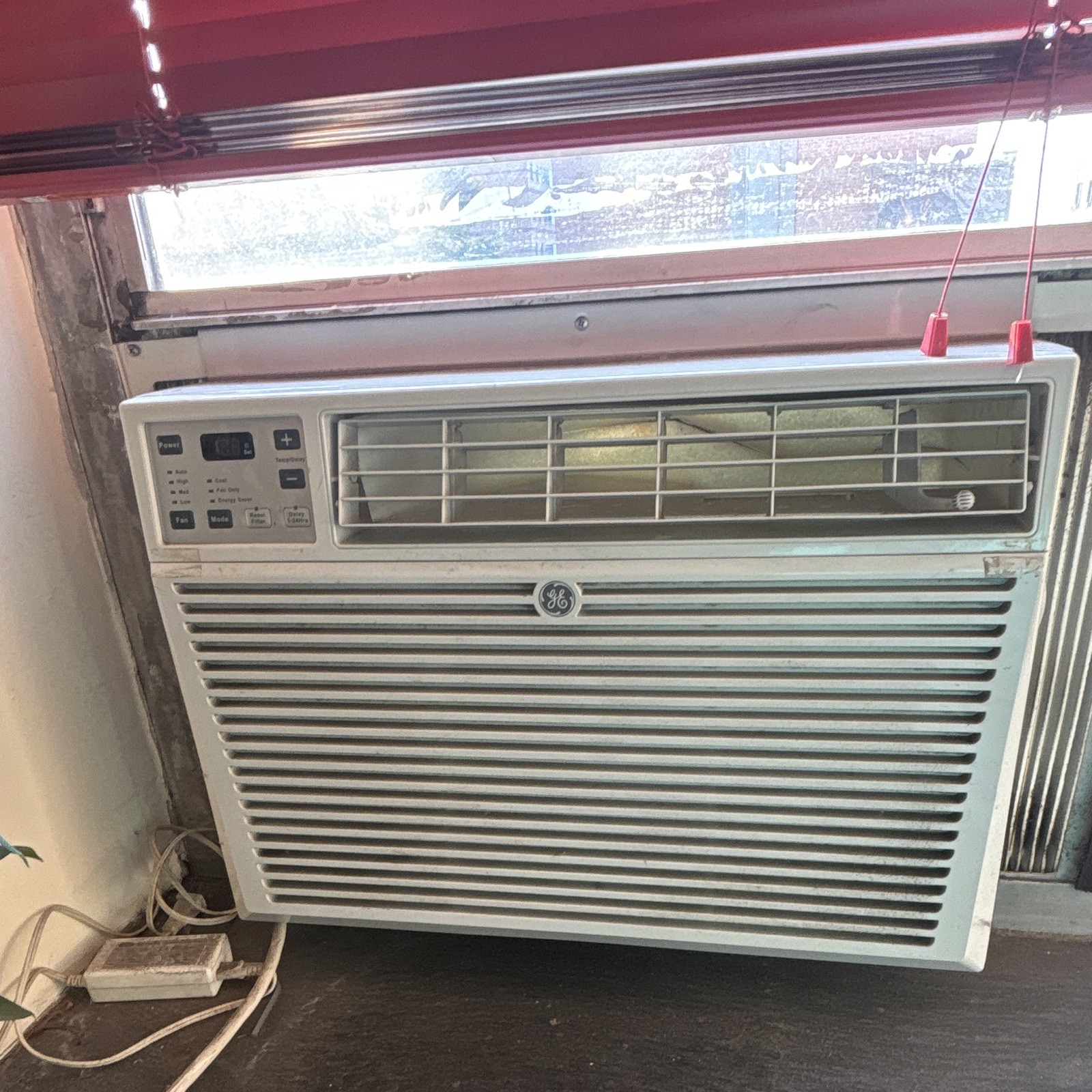 GE 8000-8999 BTU 115V Window AC White Digital Display Timer Energy Saver