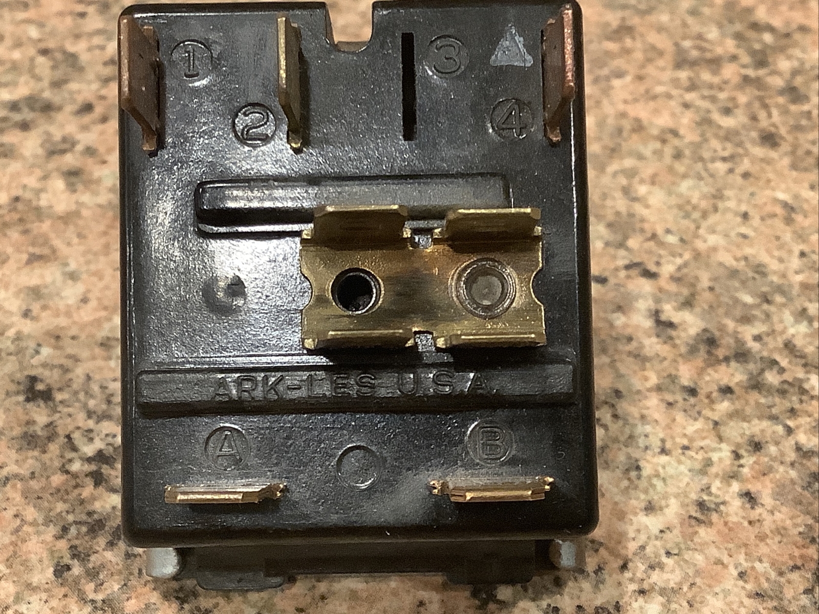Function Switch For Room AC ARK-LES #271 98086 120/240VAC 11-21-2100C