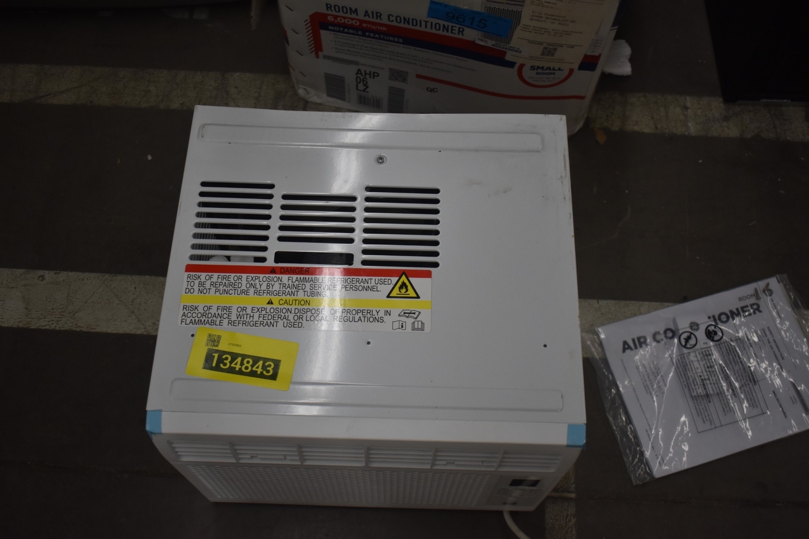 GE AHP06LZ 17&Prime; White 6000-BTU Window Air Conditioner NOB #134843