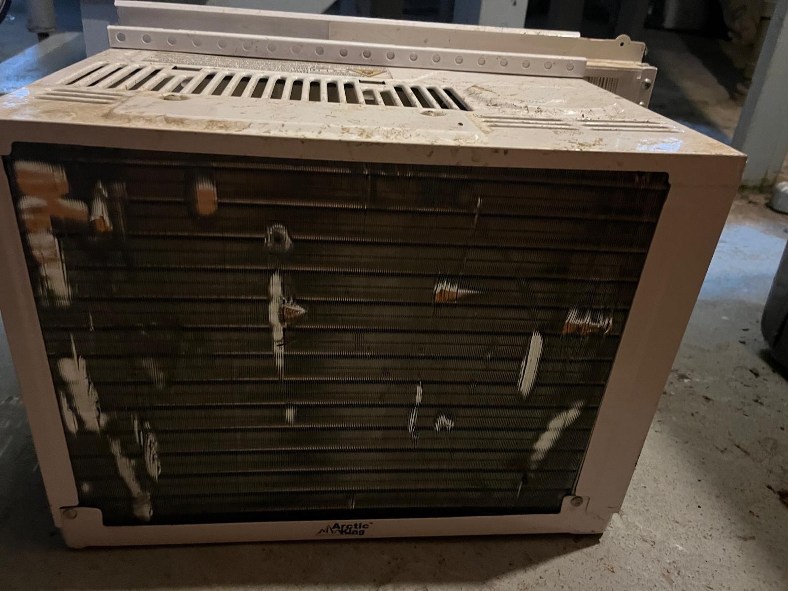 Artic King window air conditioner unit! Working Fine! Summer Is Coming!