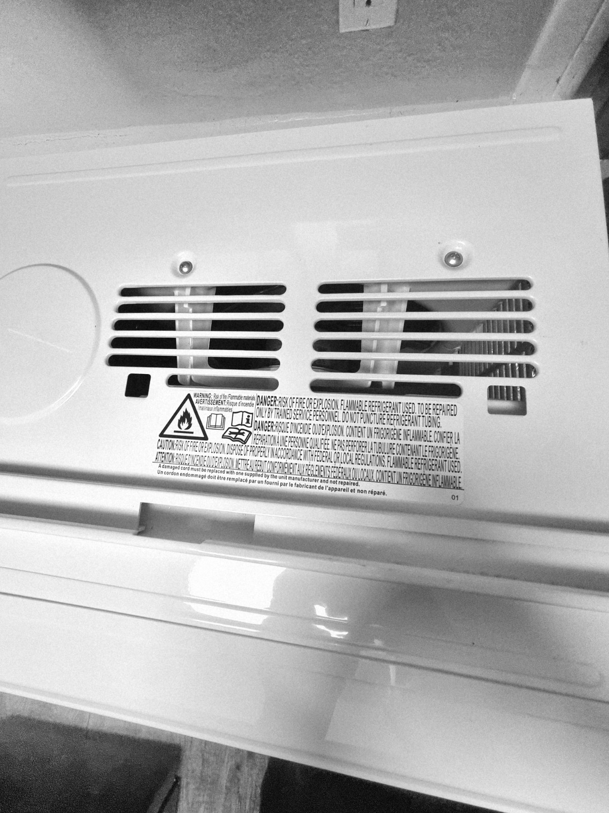 Seasons 8000 BTU, 115-Volt Window Air Conditioner Cool, Only in White (Open Box)