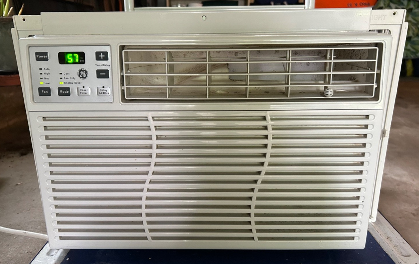GE Window Air Conditioner BTU 5050 Model : AEL06LVQ2