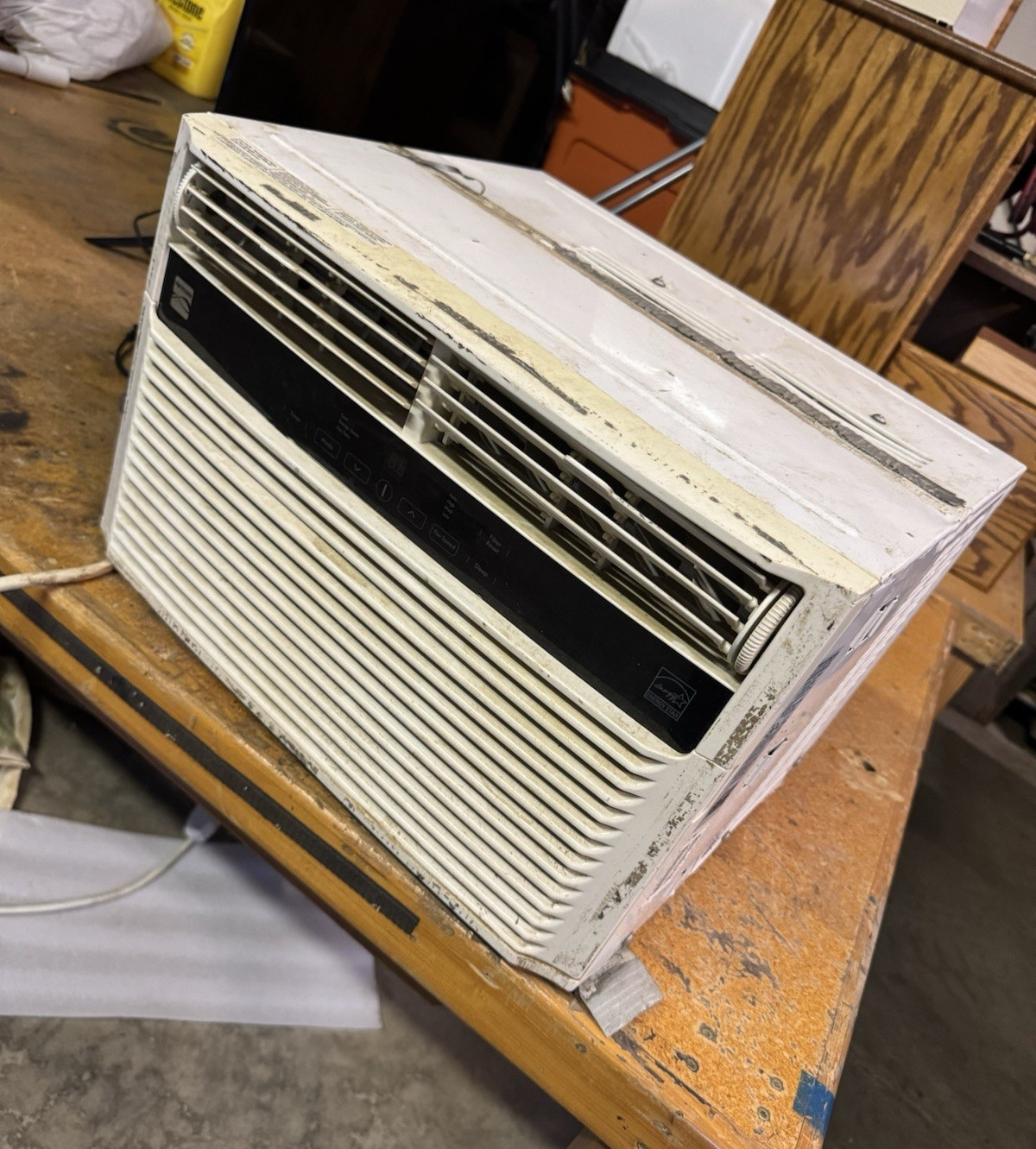 Kenmore 6000 BTU Window Air Conditioner 115V White w/ Adjustable Thermostat