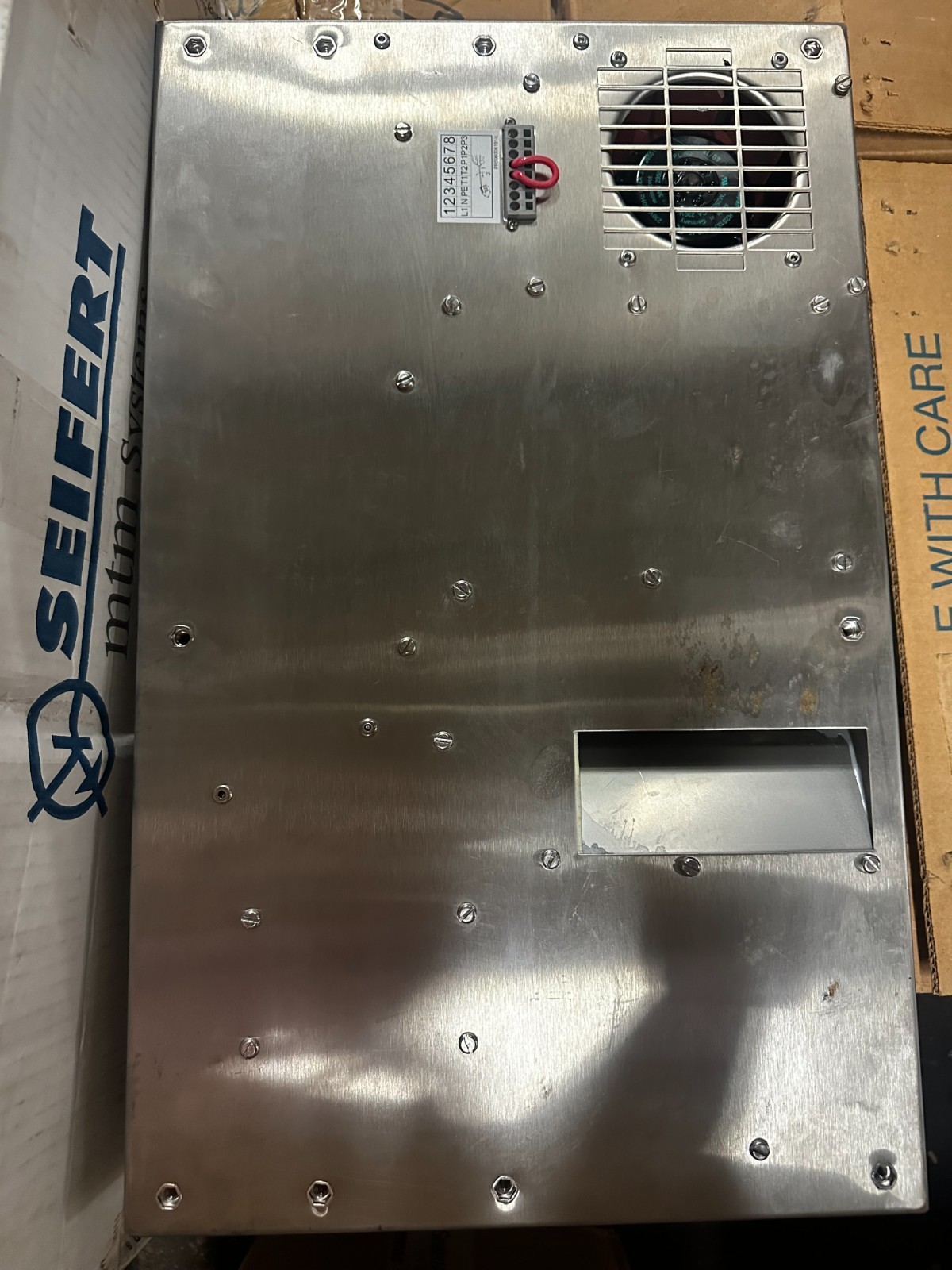 Seifert Systems Mdl. KG-4268 SlimLine Control Cabinet Air Conditioner w/ cover