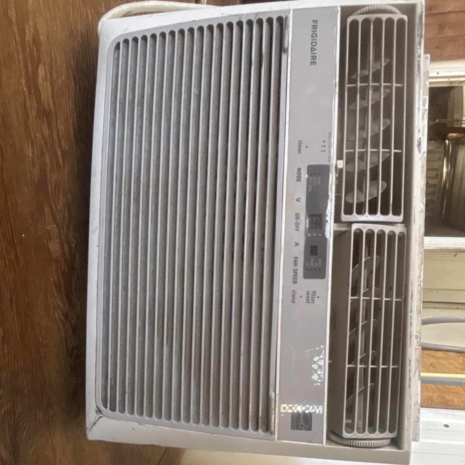 Frigidaire Window Air Conditioner 6000-6999 BTU White Adjustable Thermostat