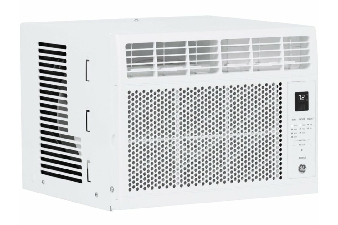 New never used GE Window Air Conditioner 5,000 BTU 150 SF Geek Sq prot thru 5/25