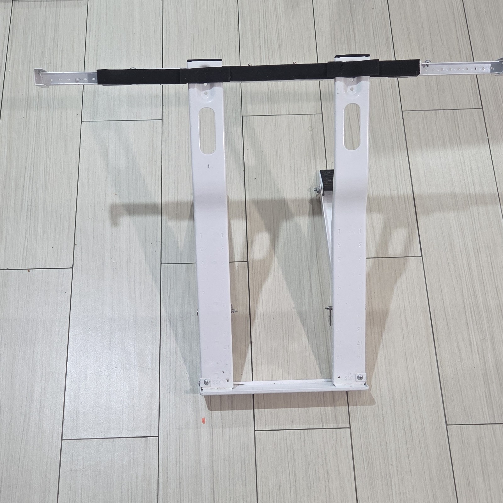 Adjustable Window Air Conditioner Support Bracket, Metal, White