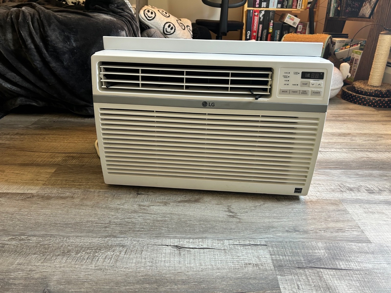 LG LW1216ER 12,000 BTU Window Air Conditioner – White