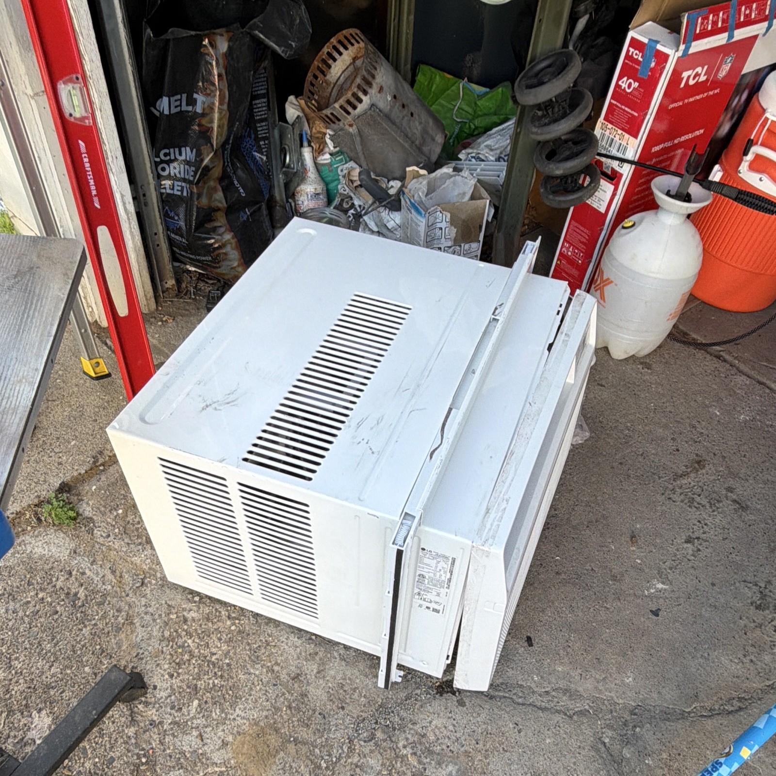 LG 12,000 BTU Window Air Conditioner Wi-Fi Remote White 501-550 sq ft