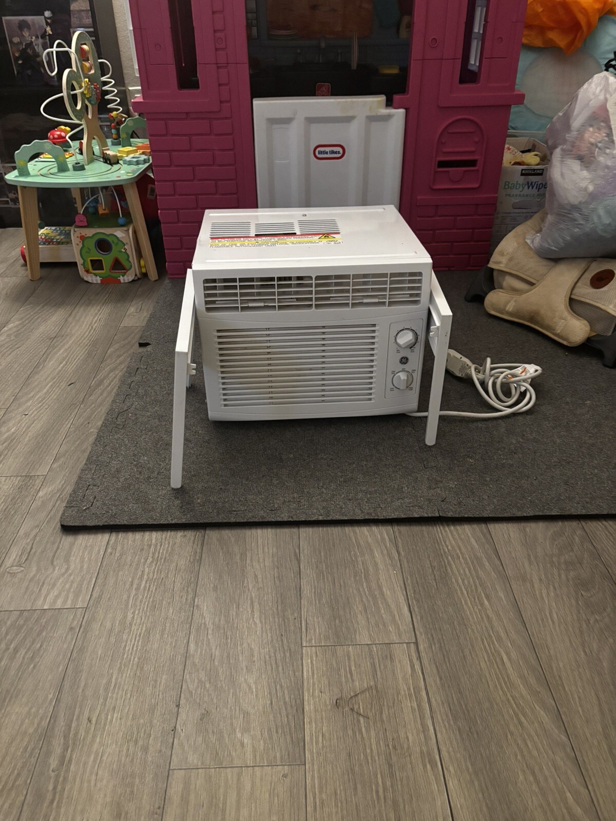 GE AHTC05AA 5,050 BTU 115V Mechanical Window Air Conditioner