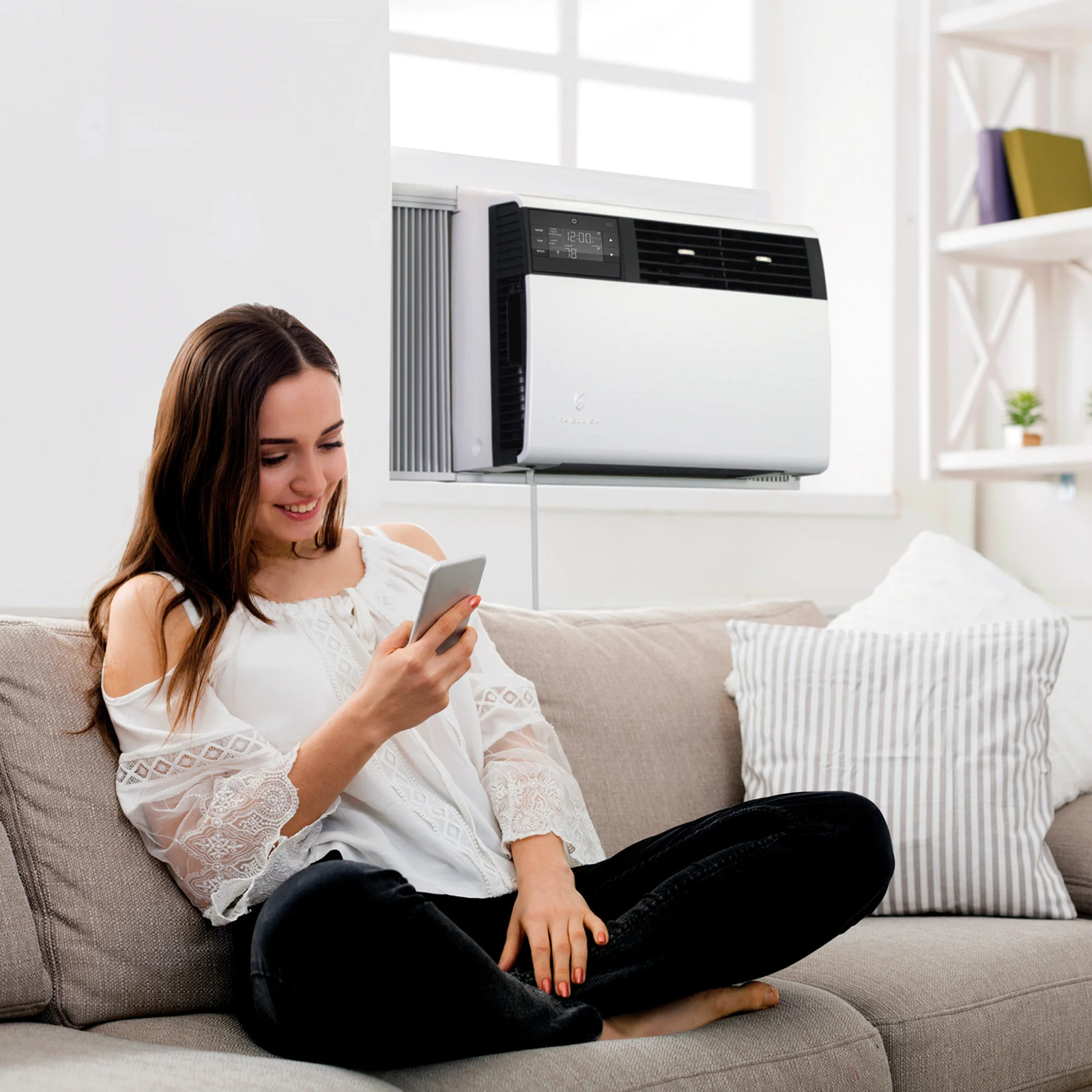 Friedrich Kuhl Q – Large Window AC 8,700 – 28,900 BTU 230V Inverter