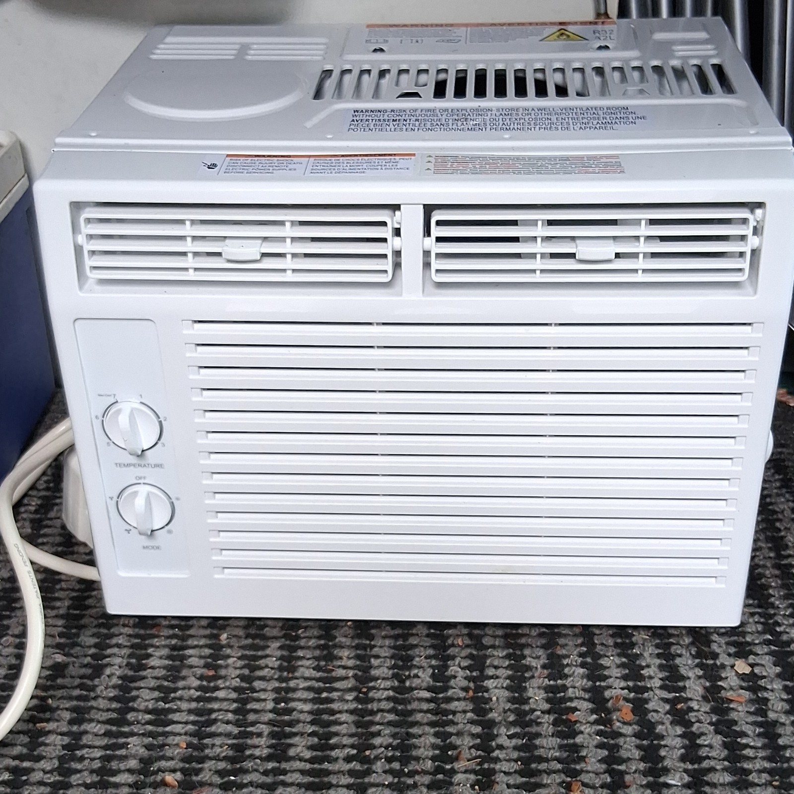 Window/Through-the-Wall Air Conditioner, White, Rotary Knob Manual Controls