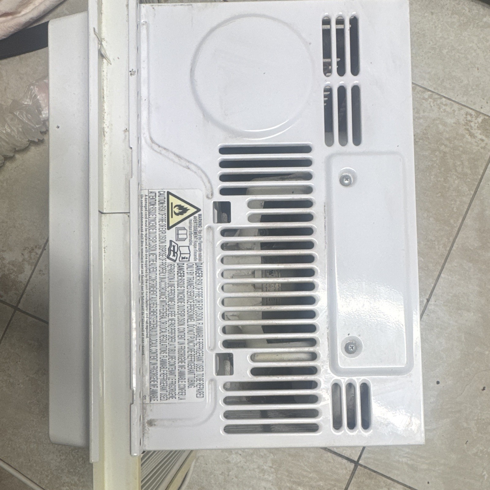 Midea 5000 BTU Window Air Conditioner 115V Mechanical Rotary Knob White