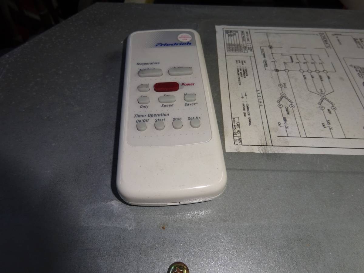 FRIEDRICH AIR CONDITIONER MODEL# SS10L10C 10,400 BTU 110 VOLT 260 CFM WALL MOUNT
