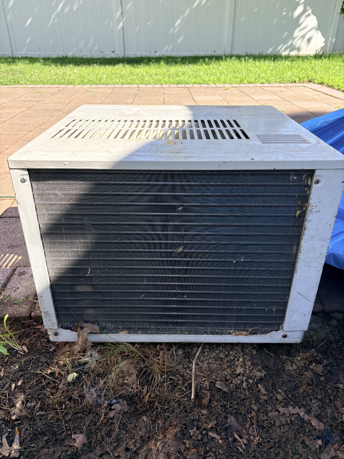 GE Air Conditioner BTU 12000 USED EXCELLENT CONDITION GETS FROSTY COLD!!!!!