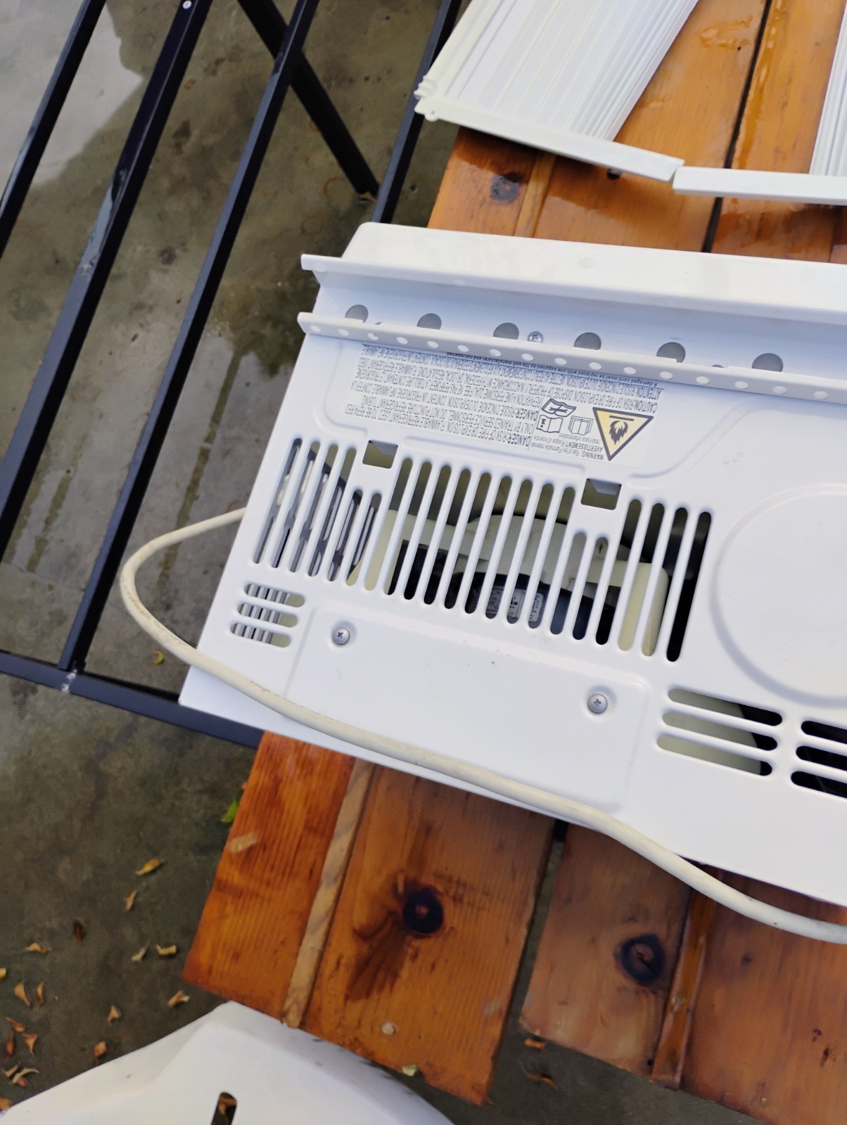 AC Unit Midea 5000 Btu Bent Fins Works Fine