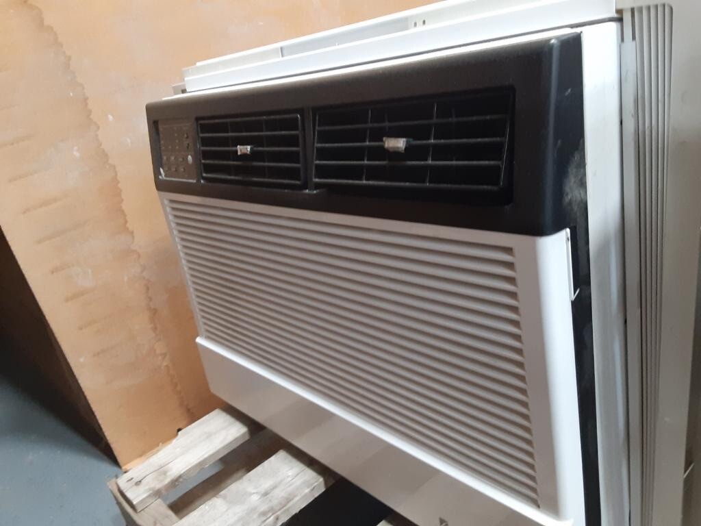 friedrich air conditioner Model CCW15B10A
