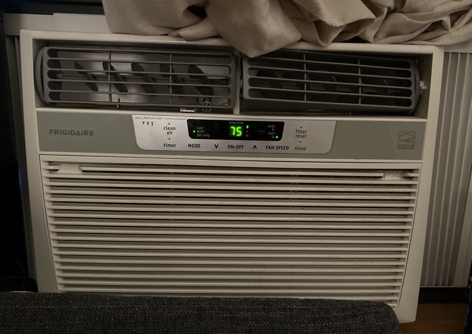 Frigidaire Window Air Conditioner W Remote Controller