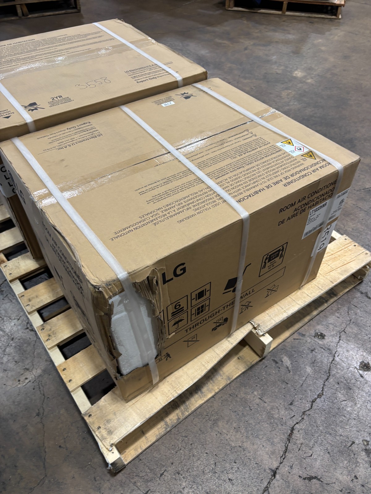 LG 10,000 BTU Cooling/11,200 BTU Heating Through-the-Wall Air LT1033HNR