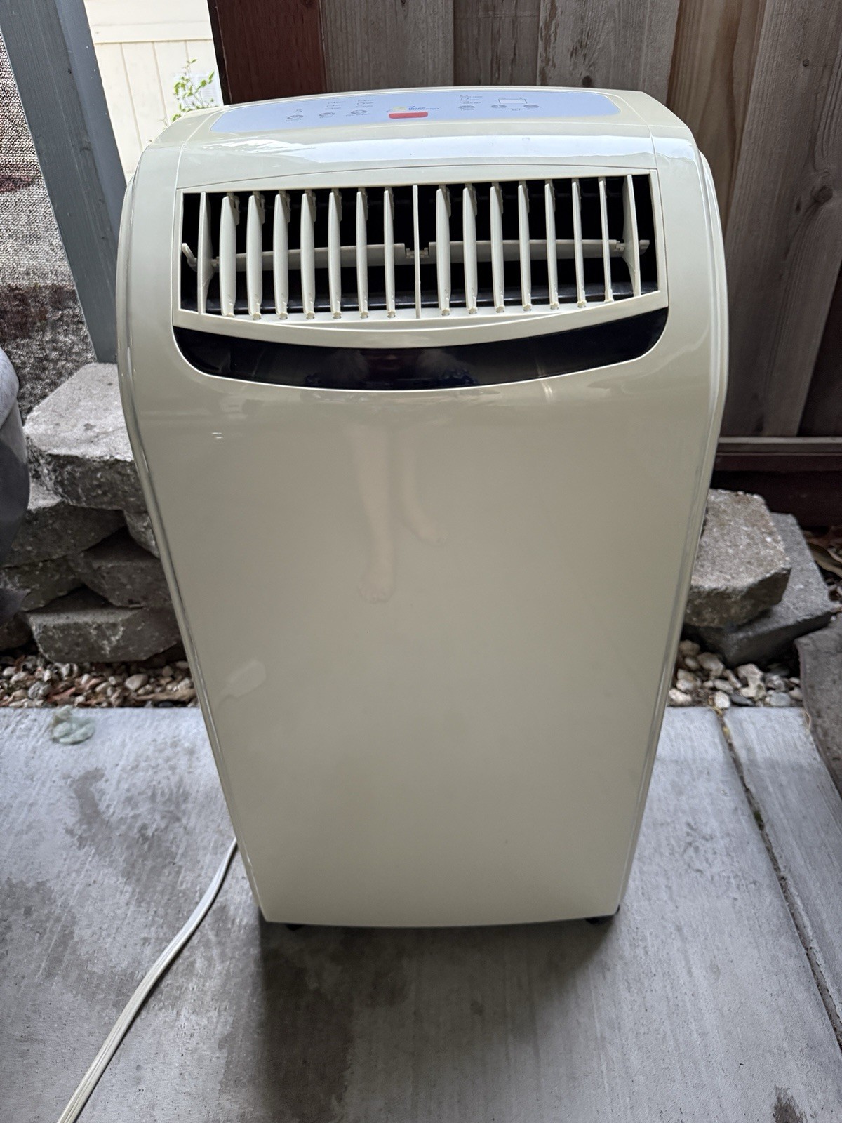 Royal Sovereign Portable Air Conditioner-ARP-1000ES-With Attachments and Remote.
