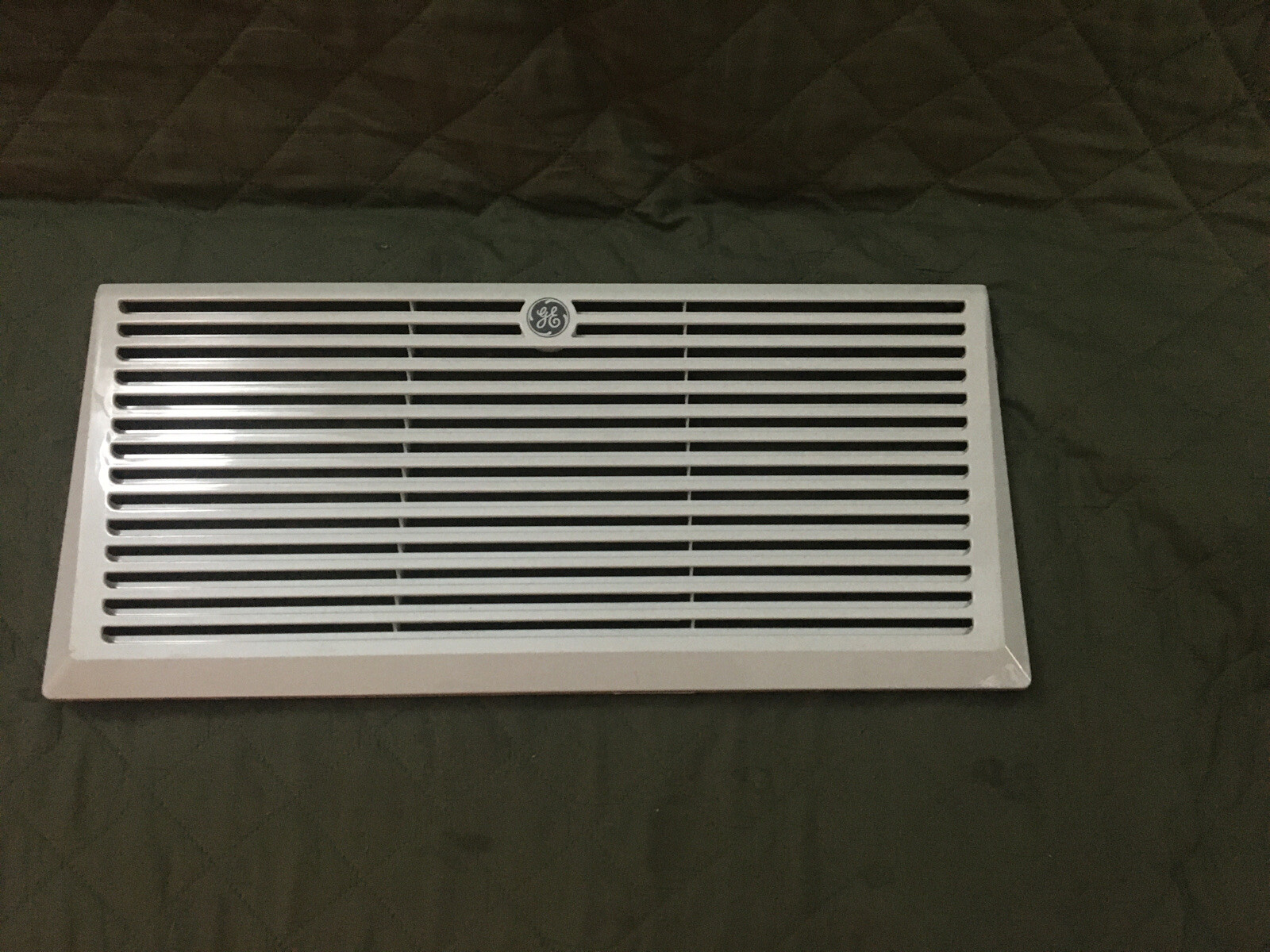 GE Parts AEM06LTQ1 or AEL06LSQ1 Parts Front Panel Air Grille 18.54×7.91 in