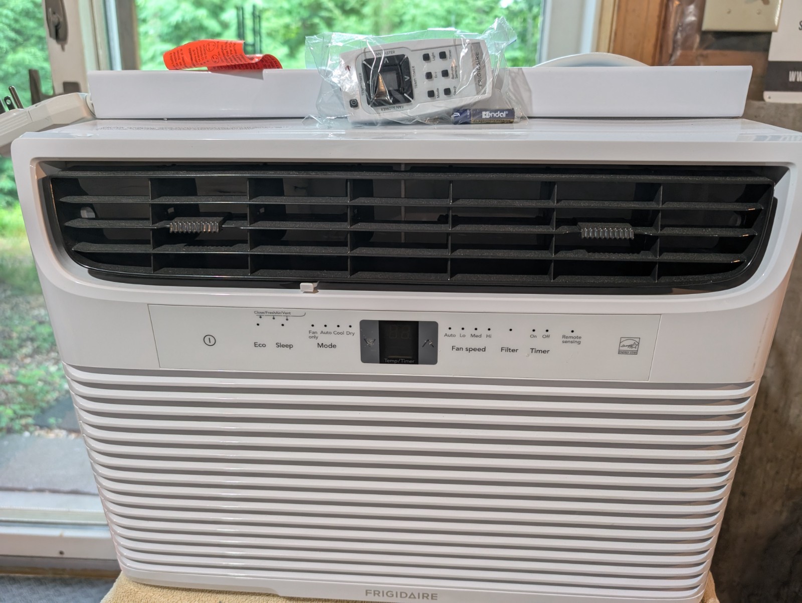 Air Conditioner, Frigidaire, 12,000 BTU – 115V