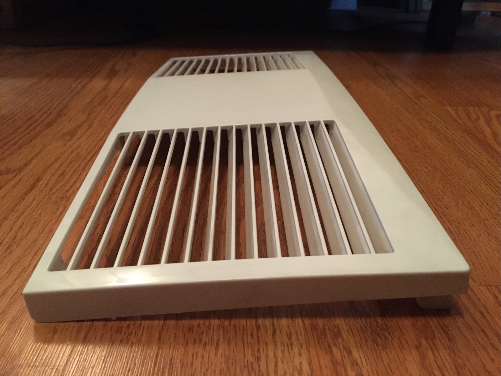 Kenmore ac model: 253.77120 Front panel air grille 18.85x 7.91x 0.70 in