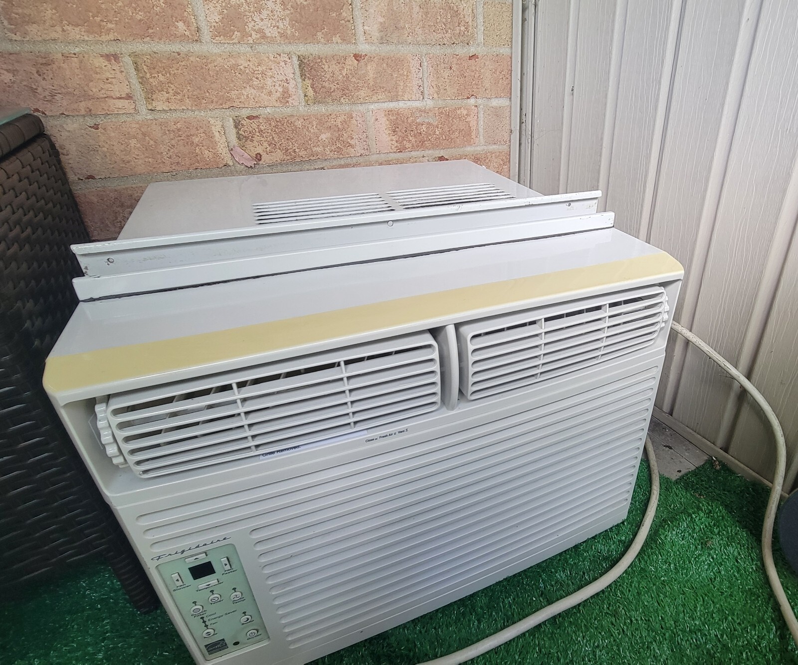 frigidaire window air Conditioner FAC107P1a