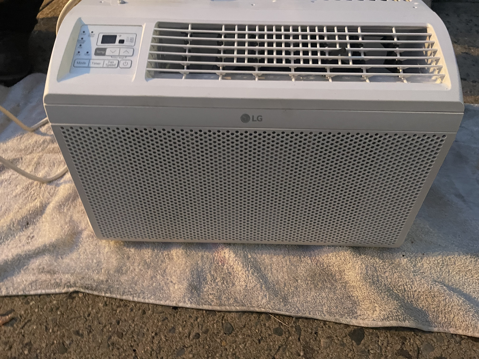 LG LW6023R 5800 BTU Window Air Conditioner – White AC