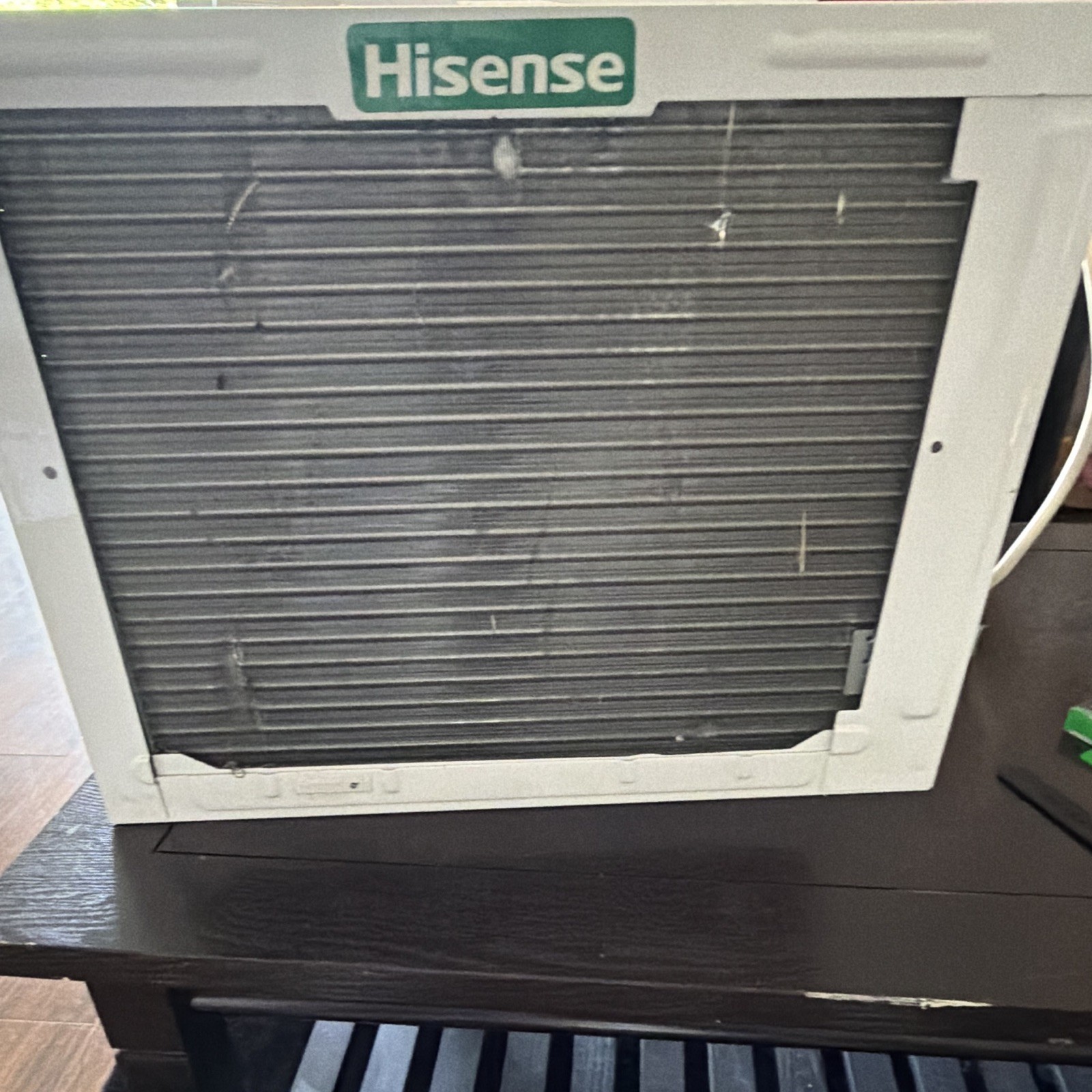 Hisense 8000-8999 BTU White Window AC 115V Remote Digital Display Timer