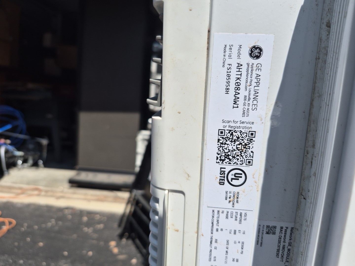 GE Window Air Conditioner Unit 8000 BTU/HR. 115 Volt Model AHTK08AAW1